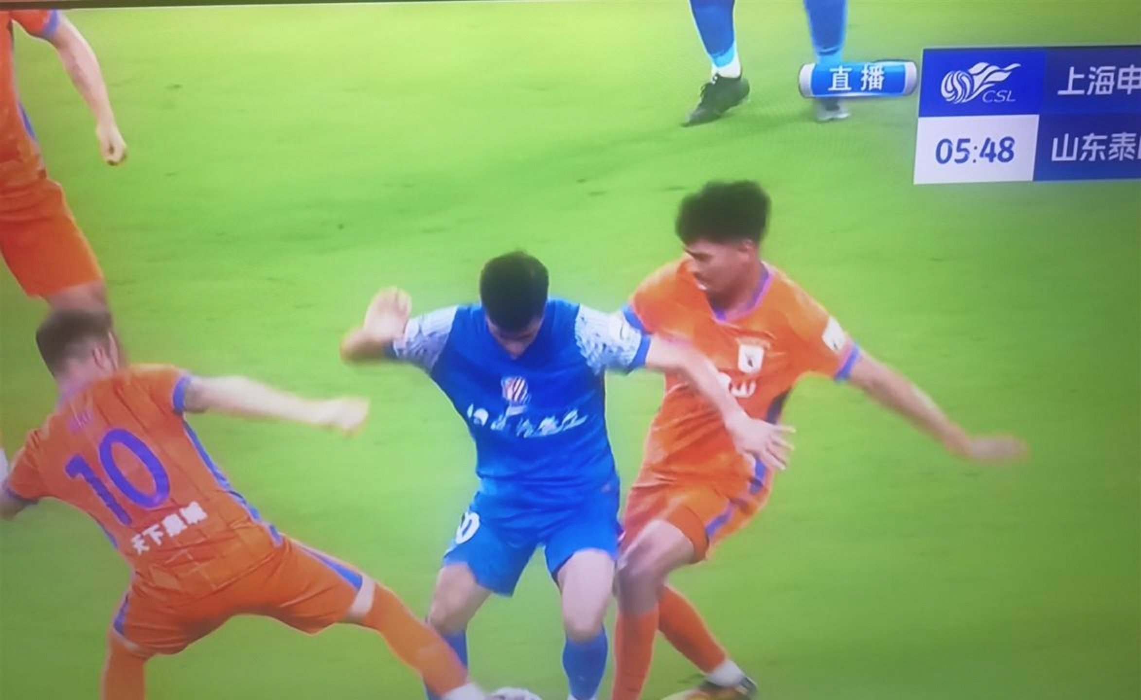 包含赛前欧冠传出新动向,上海申花复出首秀,管理层表态——质疑声仍在,轮换策略成焦点的词条 包含赛前欧冠传出新动向,上海申花复出首秀,管理层表态——质疑声仍在,轮换策略成焦点的词条