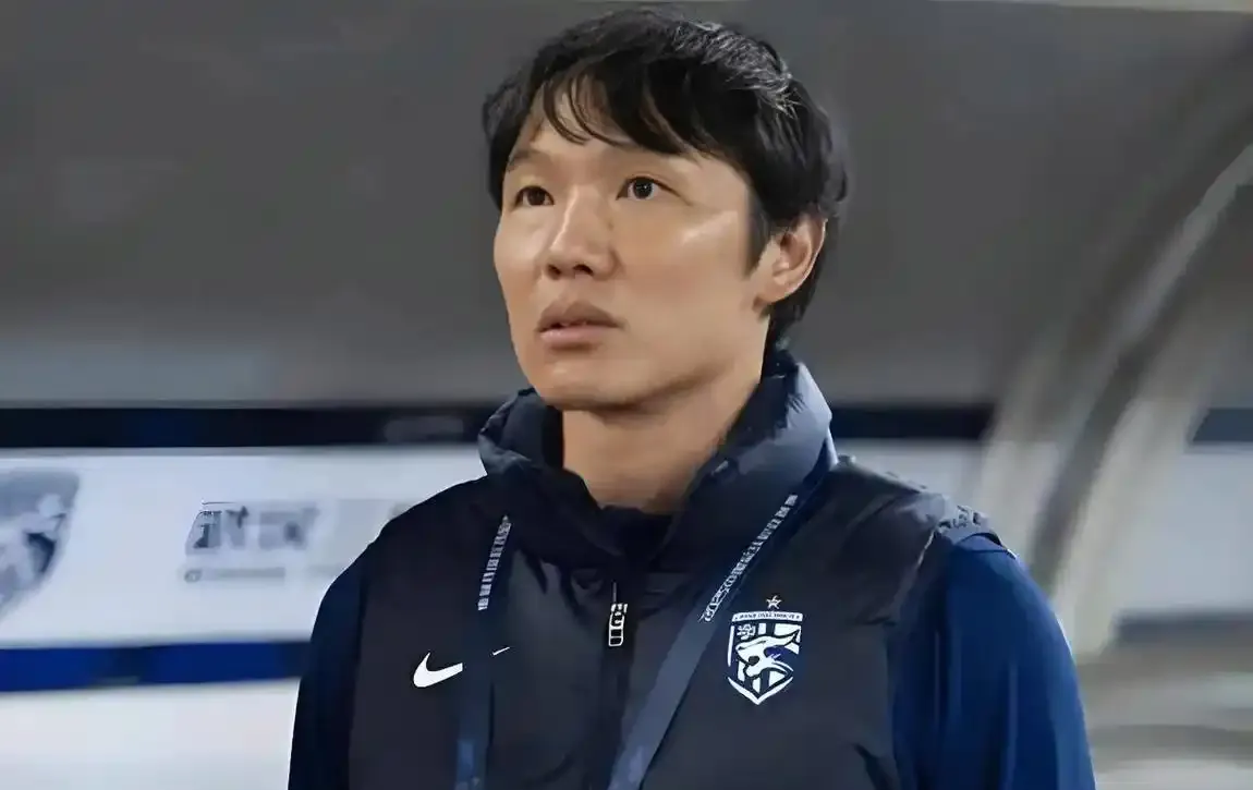 集结日武汉三镇备战社区盾；造点机会细节曝光；球迷炸锅；赛程密集仍需轮换的简单介绍