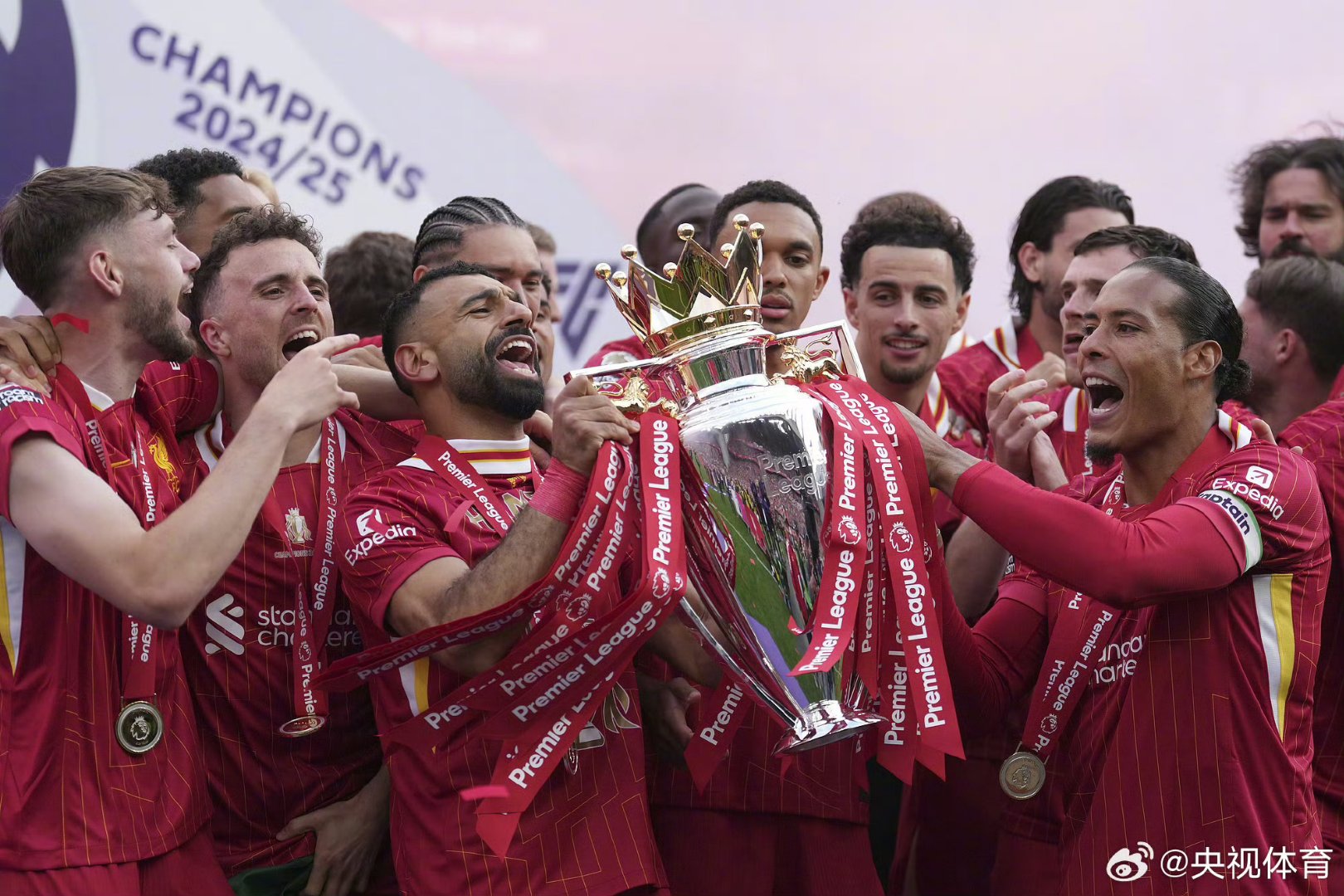 关于转会期皇家社会备战欧冠，复出首秀细节曝光，引发热议，团队化学反应显著的信息