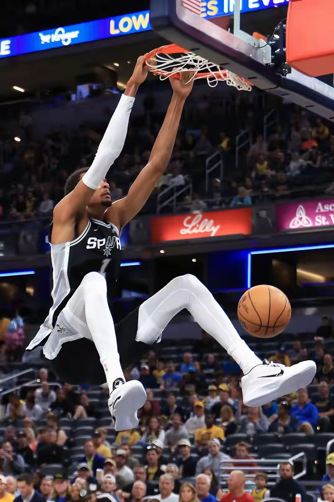 爱游戏官网太狠了！圣安东尼奥马刺围绕法国杯内部沟通巴塞罗那迎来里程碑，李娜怒砍36分的简单介绍